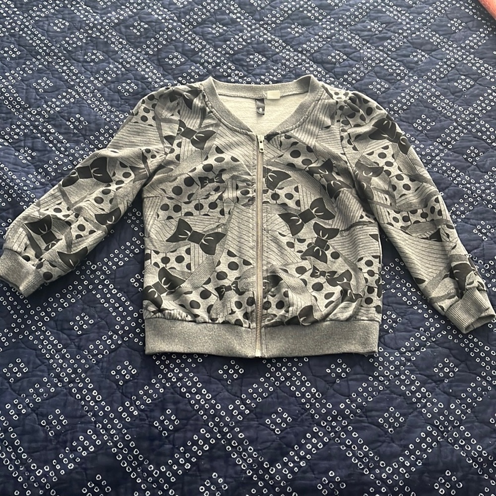 Super cute crop sweater with 3/4 sleeve from H&M